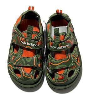 NWT New Balance Expedition Sandal for Toddlers, size 17 in camouflage